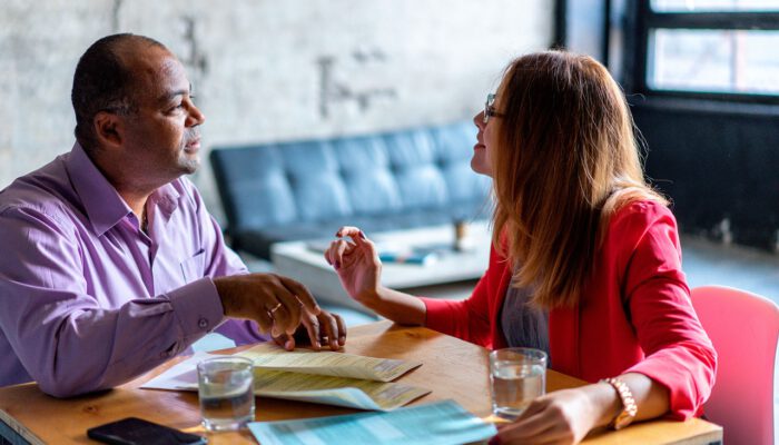 man en vrouw op date